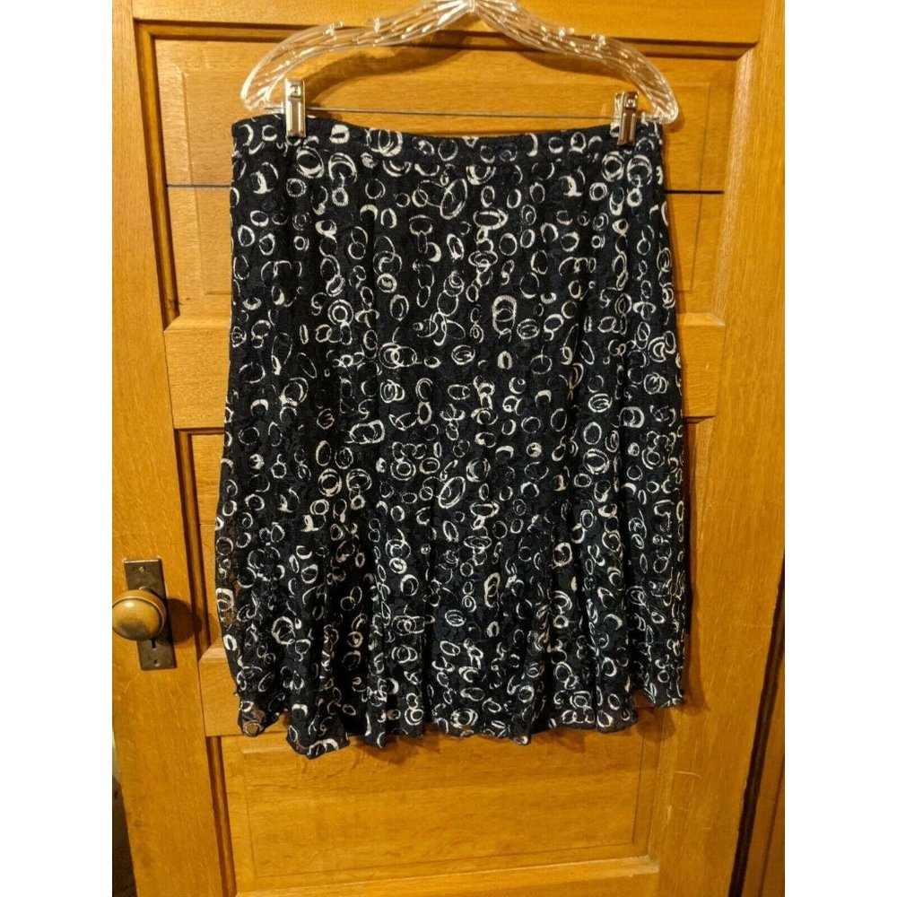 CJ Banks Skirt Size L Large White Blue Lined Flare Circles Bubbles Christopher